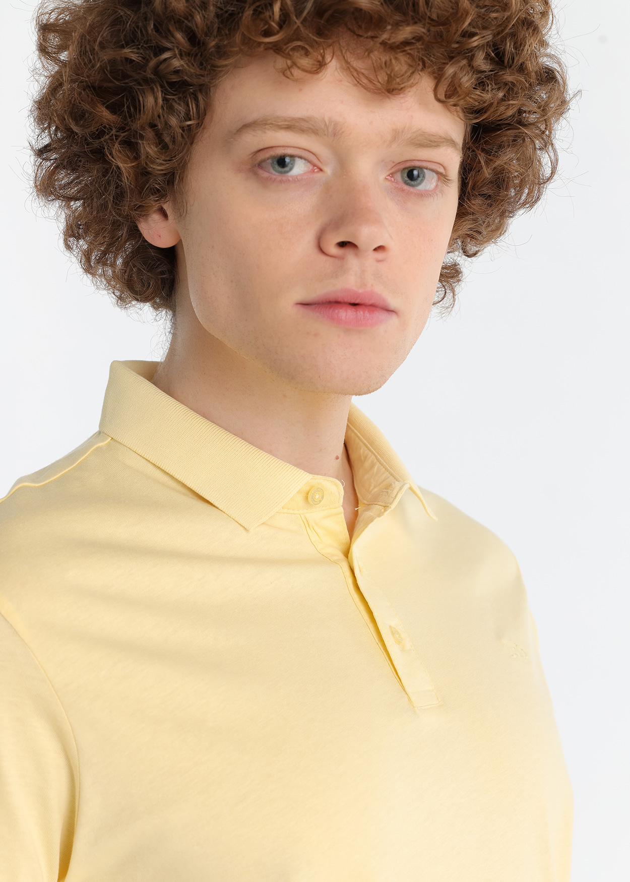 Polo básico Homem Amarelo