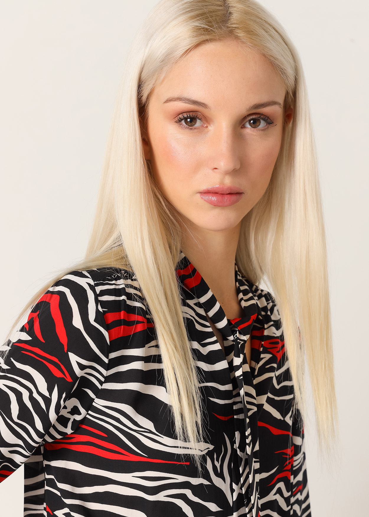 Vestido Curto Senhora Preto