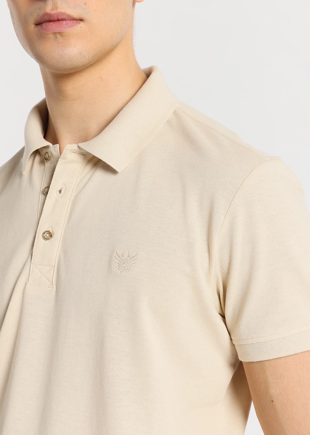 Pólo Piqué Clássico Bege