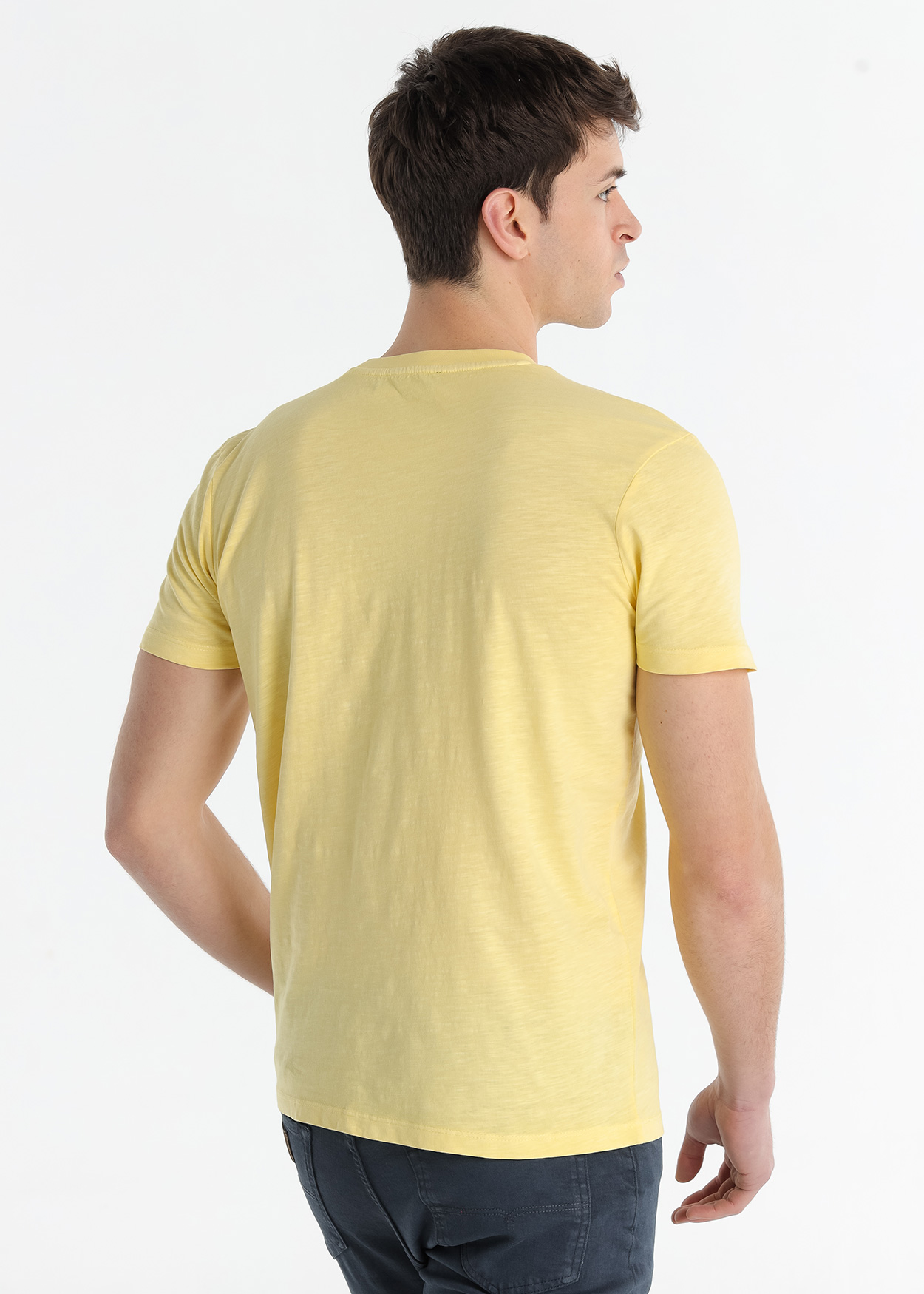 T-Shirt básica Homem Amarelo