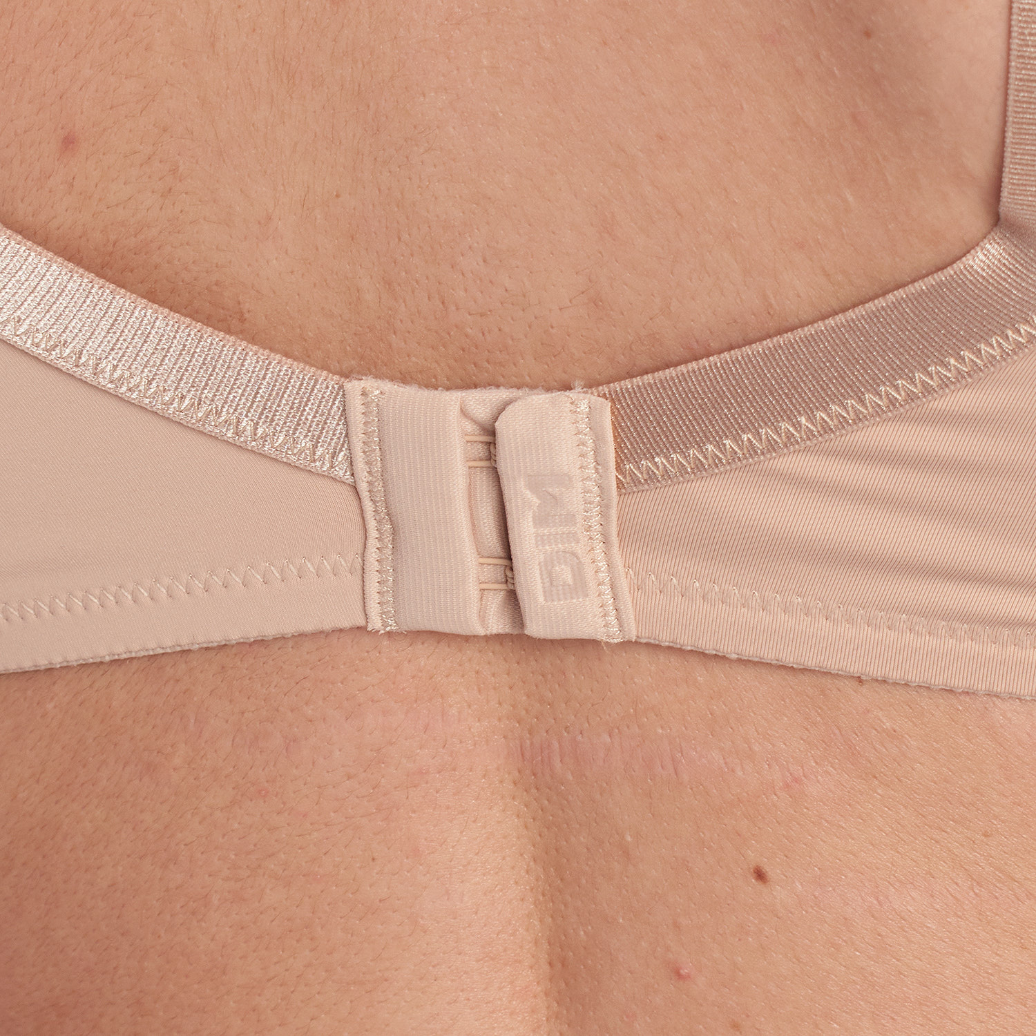 Soutien Senhora com Espuma e sem Aros Bege