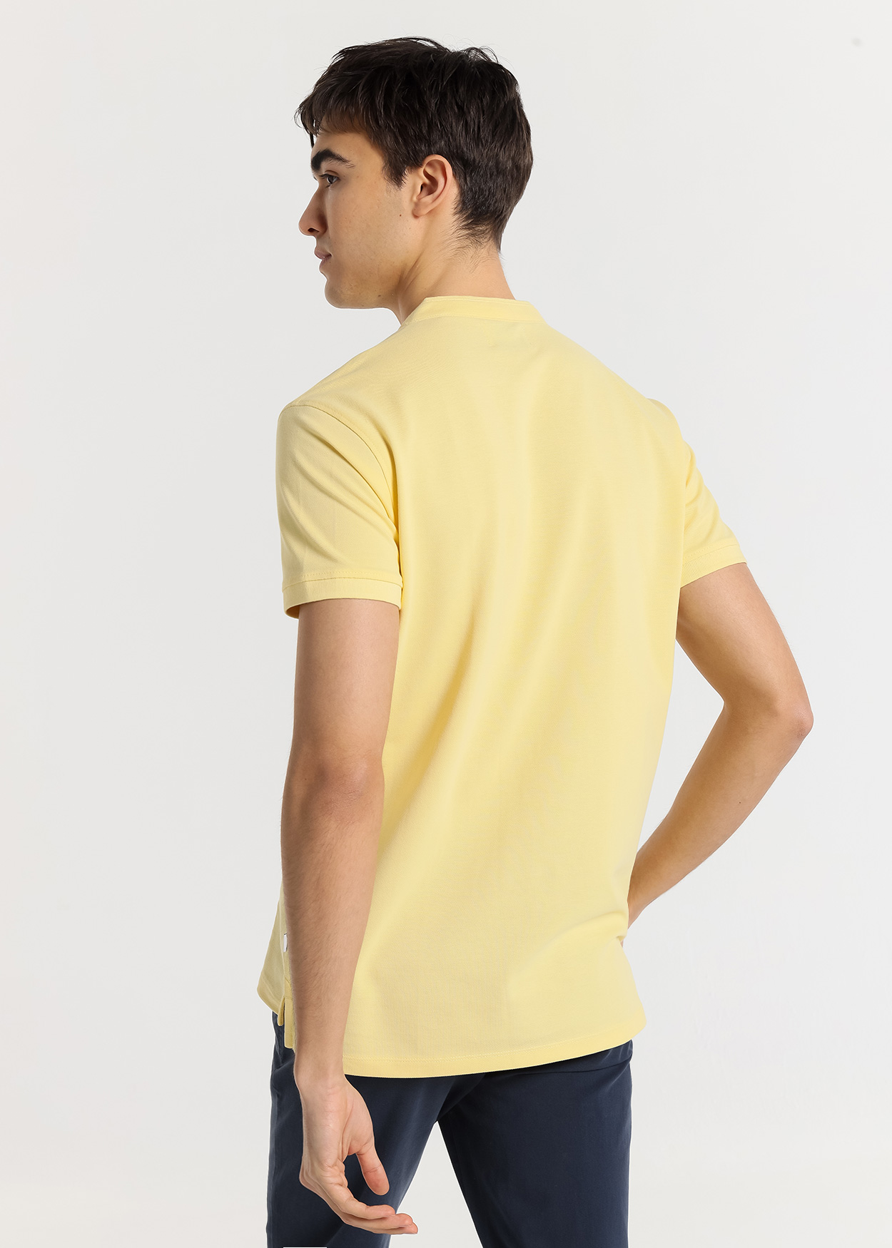 Pólo clássico de manga curta com gola mandarim Amarelo