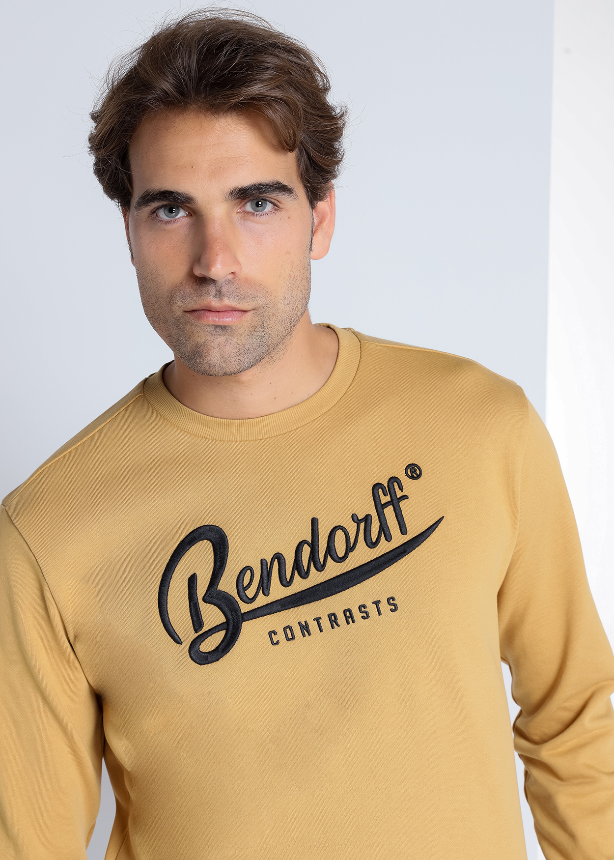 Sweatshirt básica Castanho