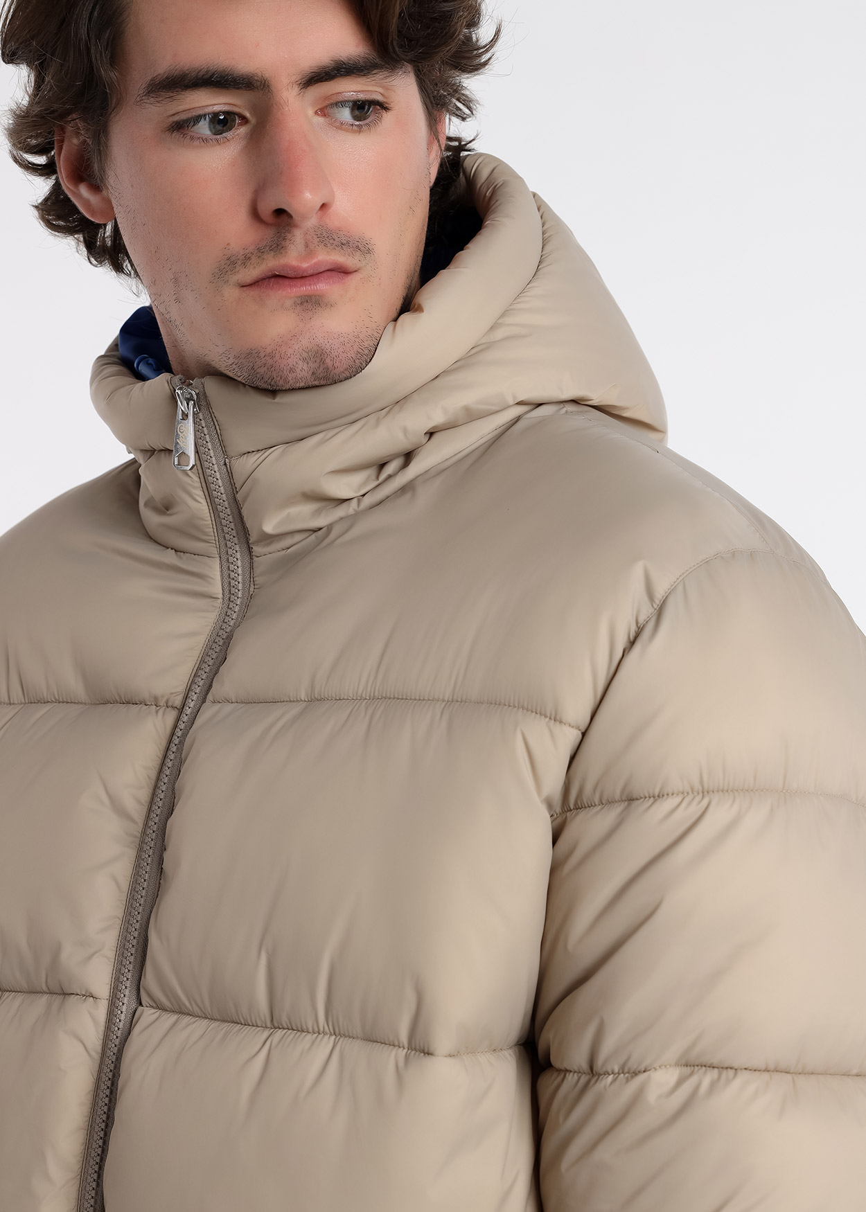 Casaco acolchoado com capuz Castanho