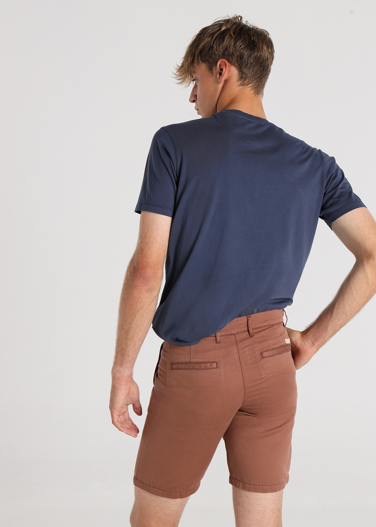 Bermuda Chino Homem Castanho