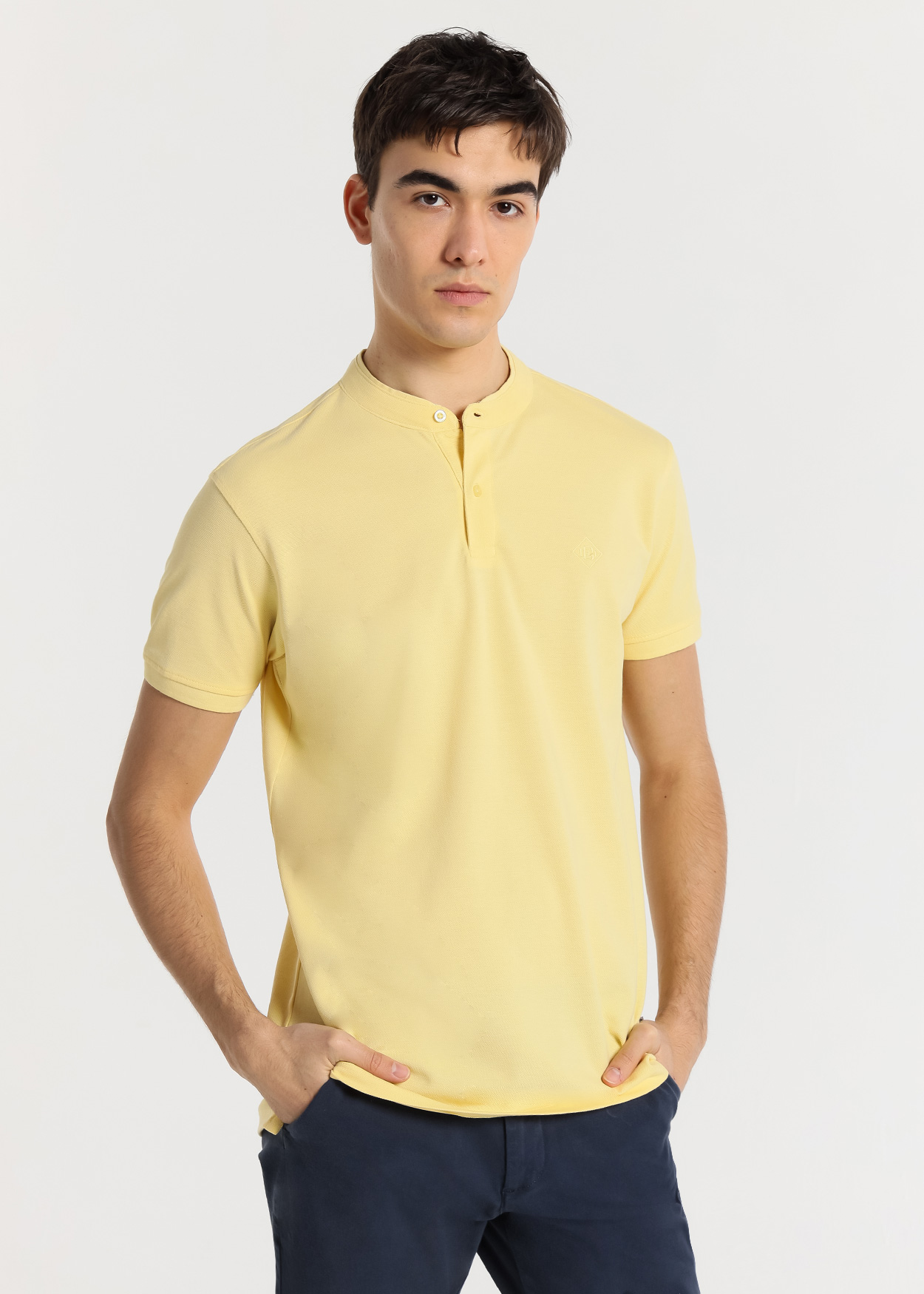 Pólo clássico de manga curta com gola mandarim Amarelo