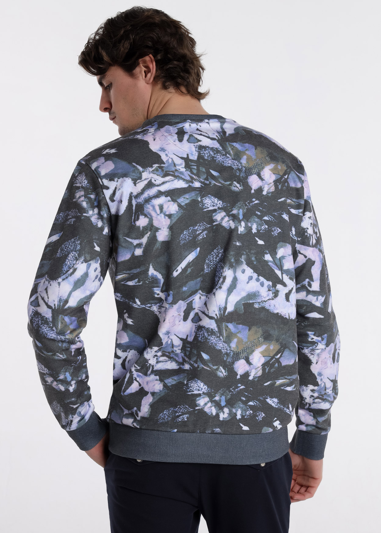 Sweatshirt com Gola Redonda Multicor