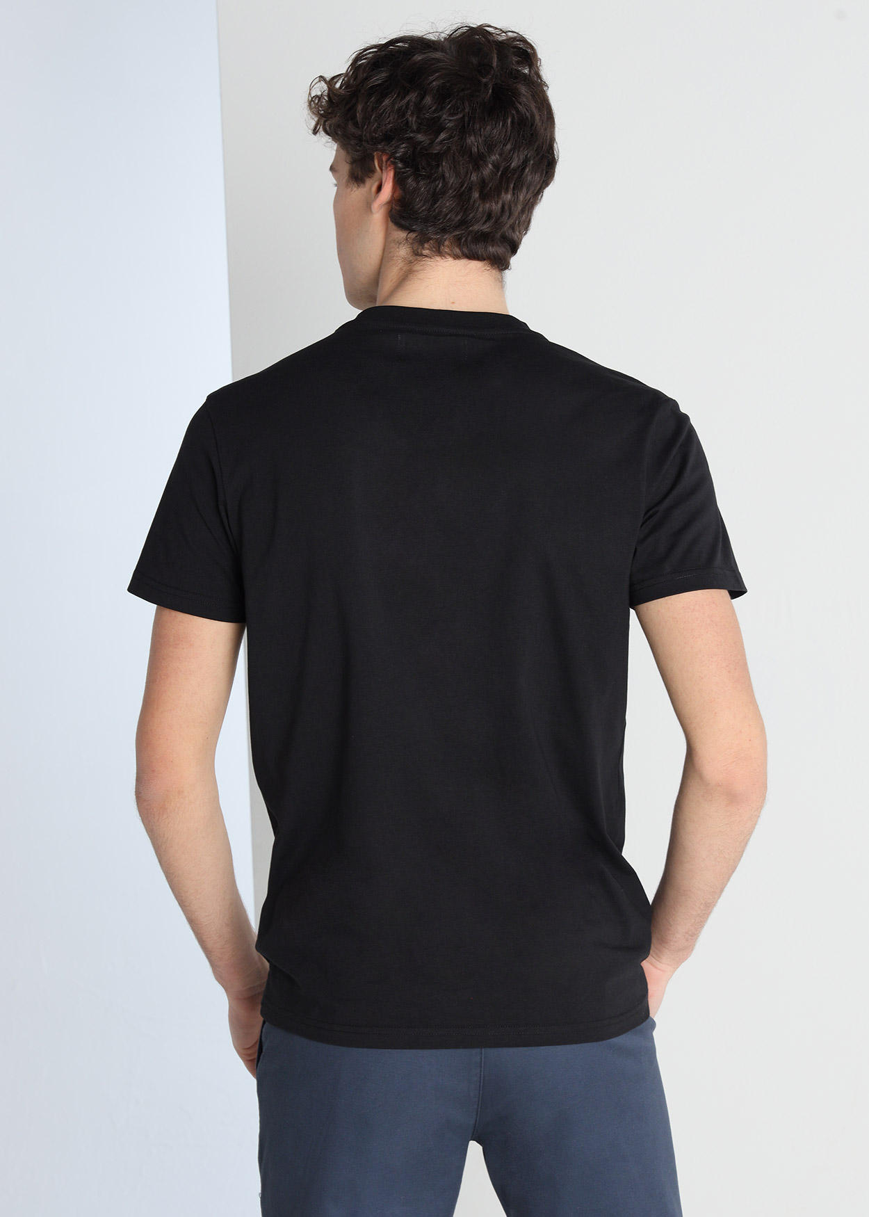 T-Shirt Homem Preto