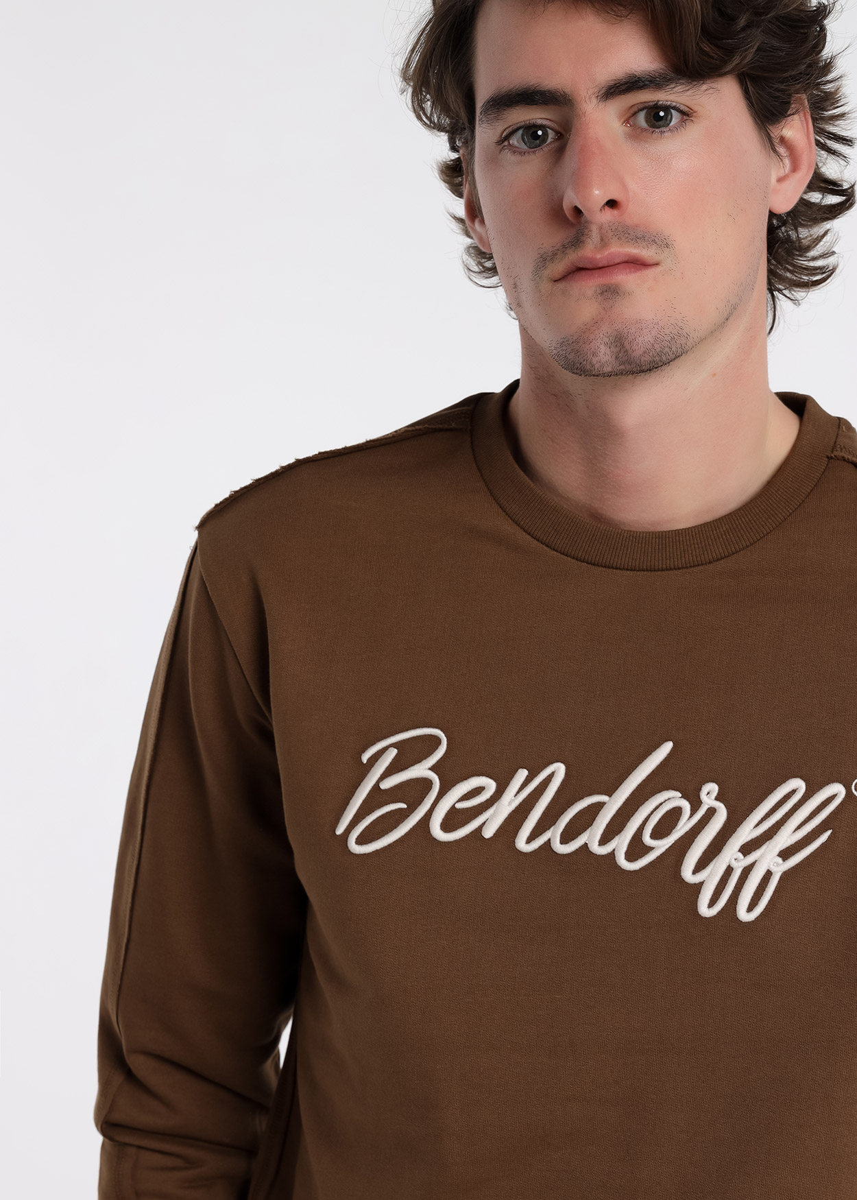 Sweatshirt básico de gola redonda Castanho