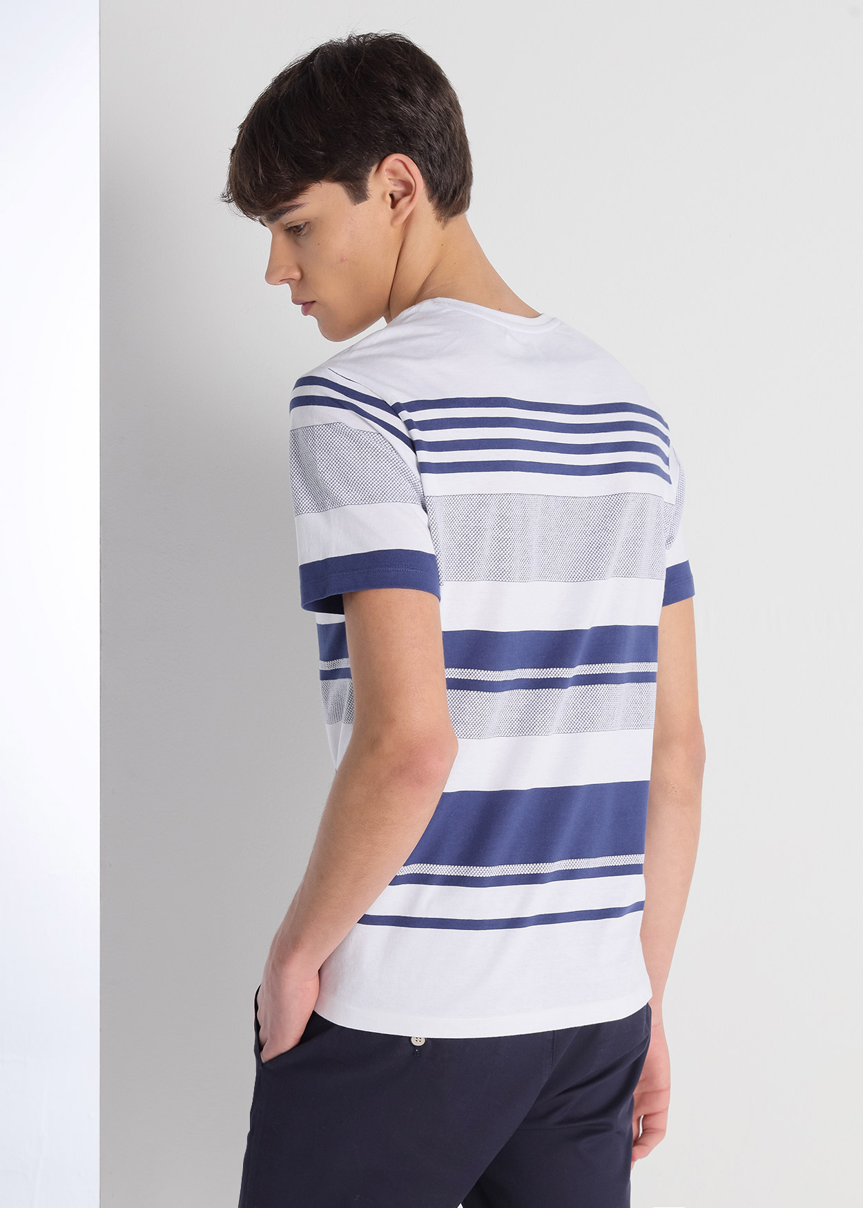 Pólo manga curta com riscas horizontais Branco