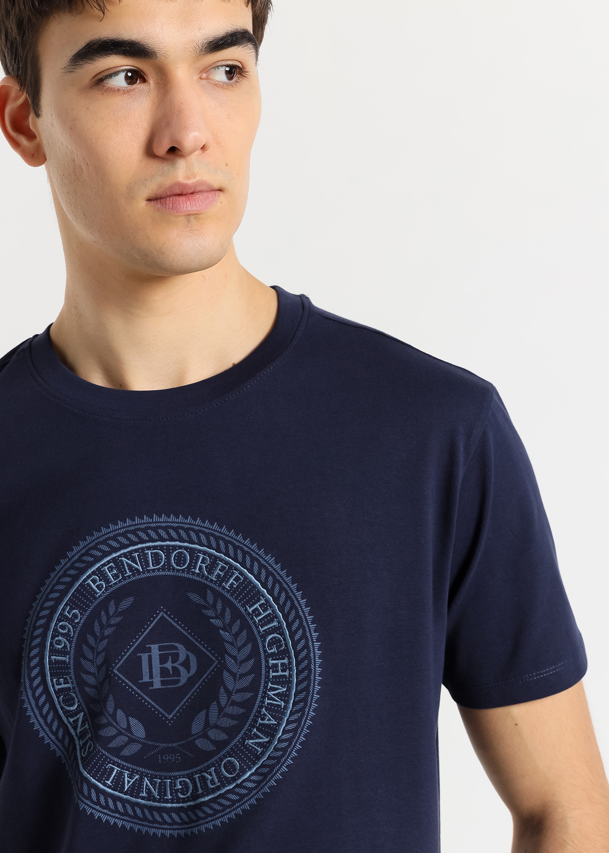 T-Shirt básica com logotipo bordado Azul
