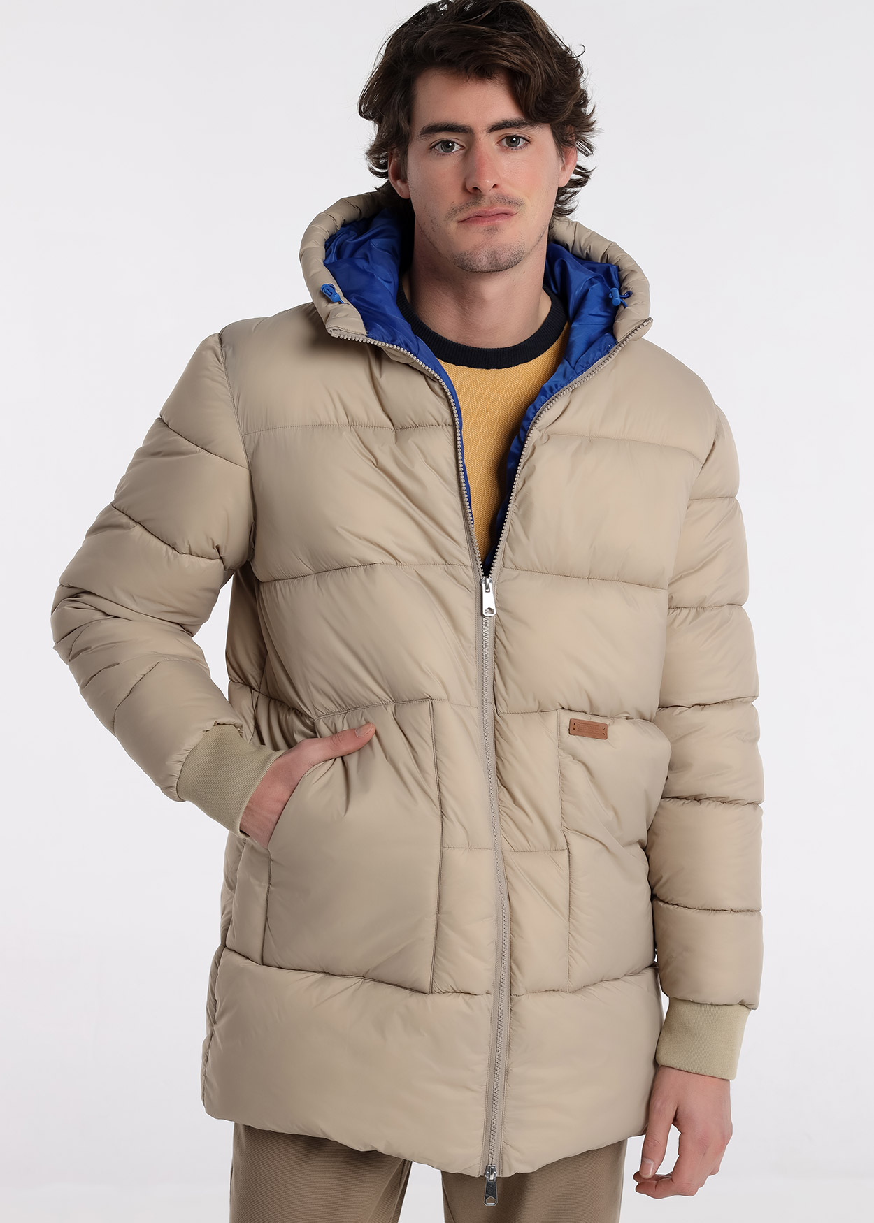 Casaco acolchoado com capuz Castanho