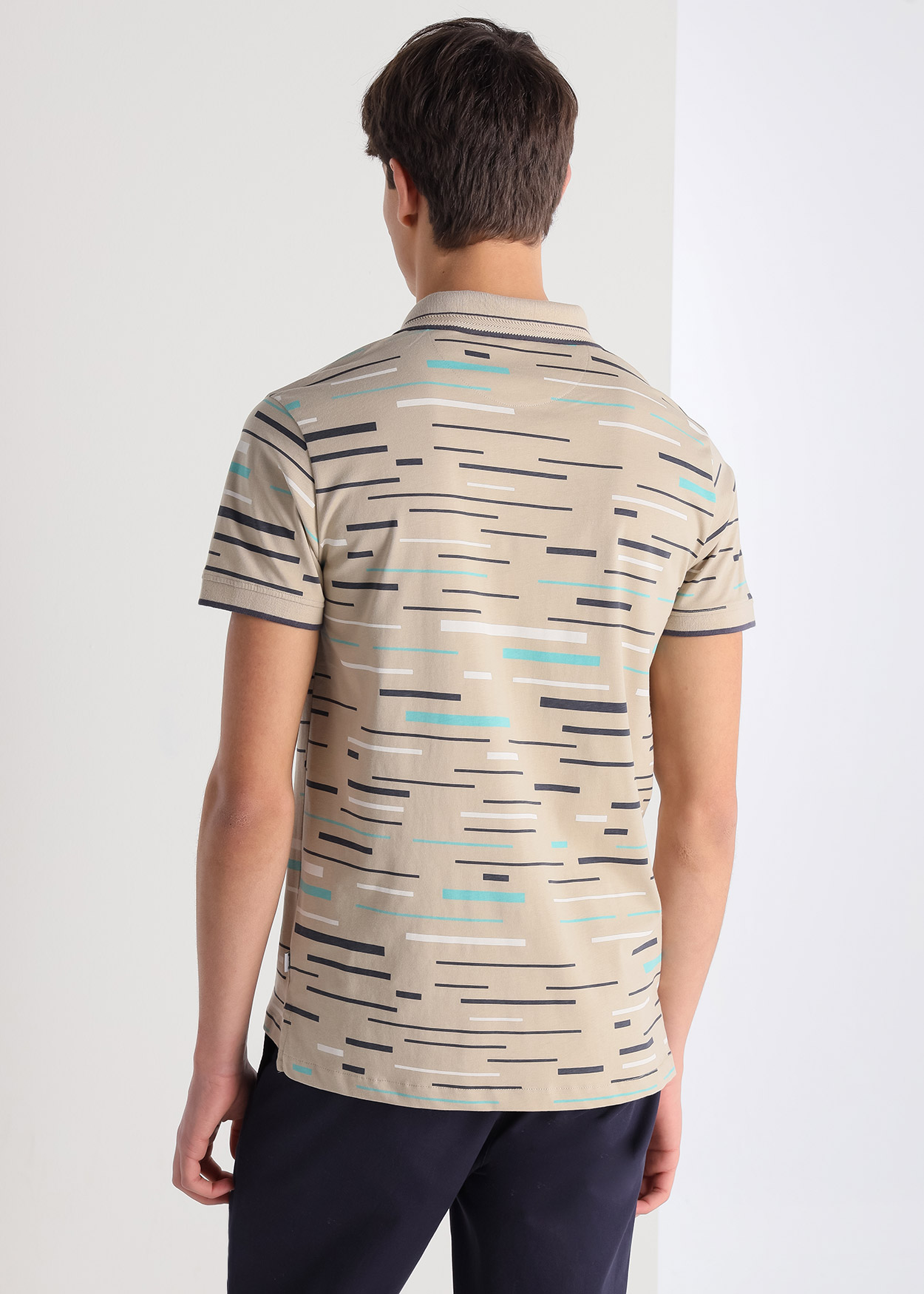 Pólo manga curta linear Castanho