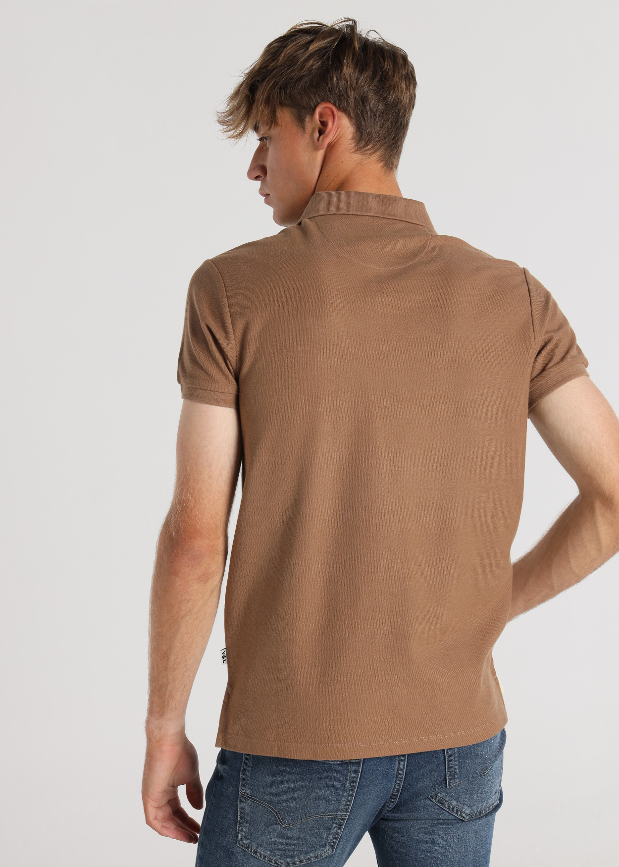 Pólo Homem Castanho