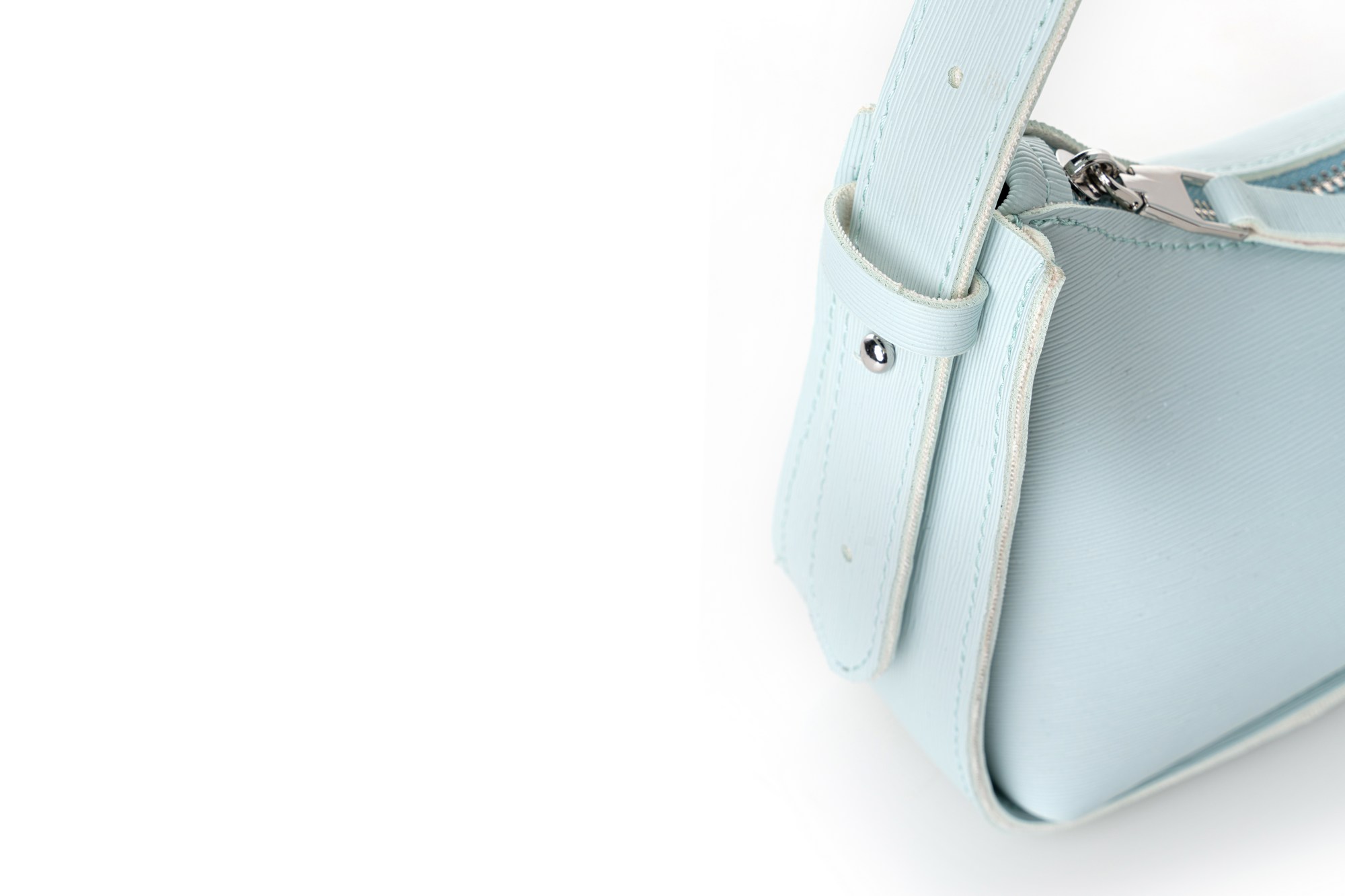 Mala de Ombro Azul Claro