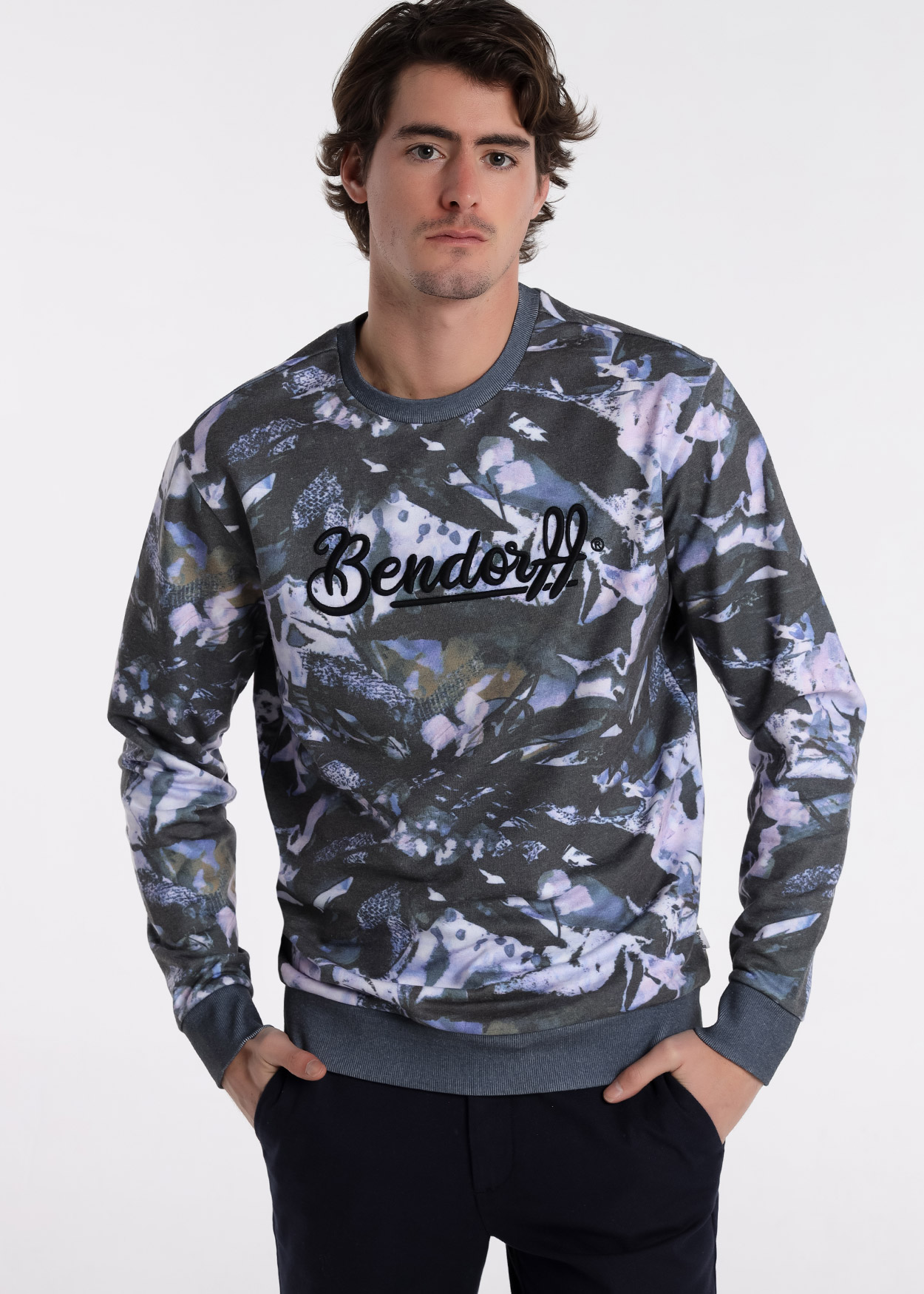 Sweatshirt com Gola Redonda Multicor