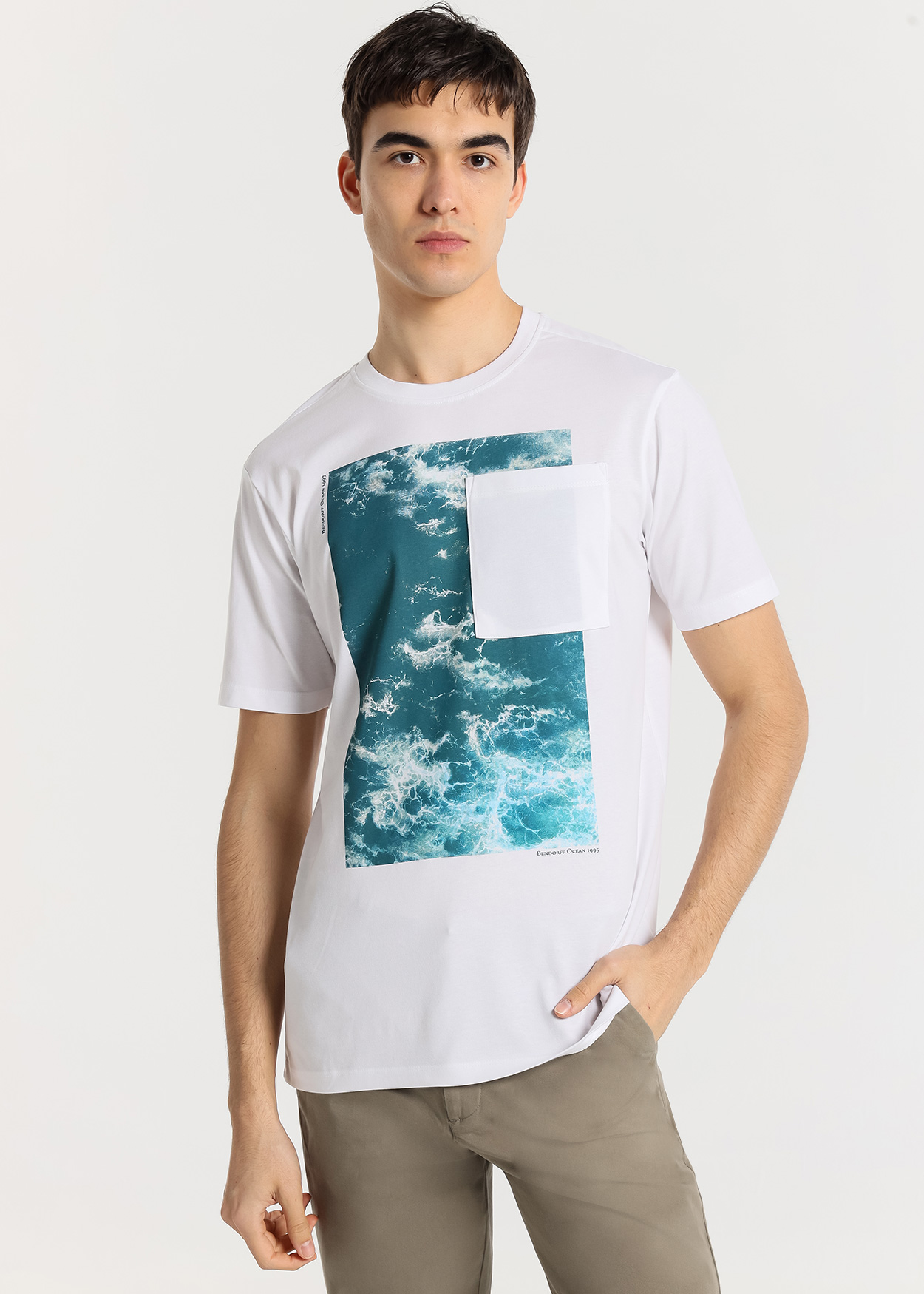 T-Shirt do oceano e bolso Branco