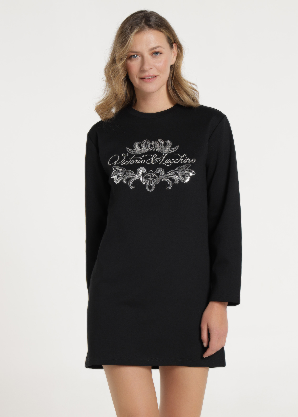 Vestido Curto Senhora Preto