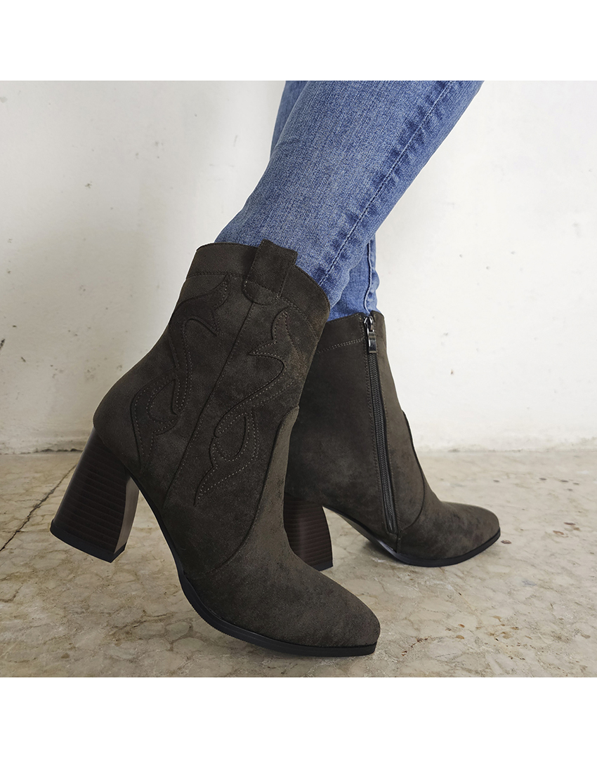 Botins com Salto Senhora Verde