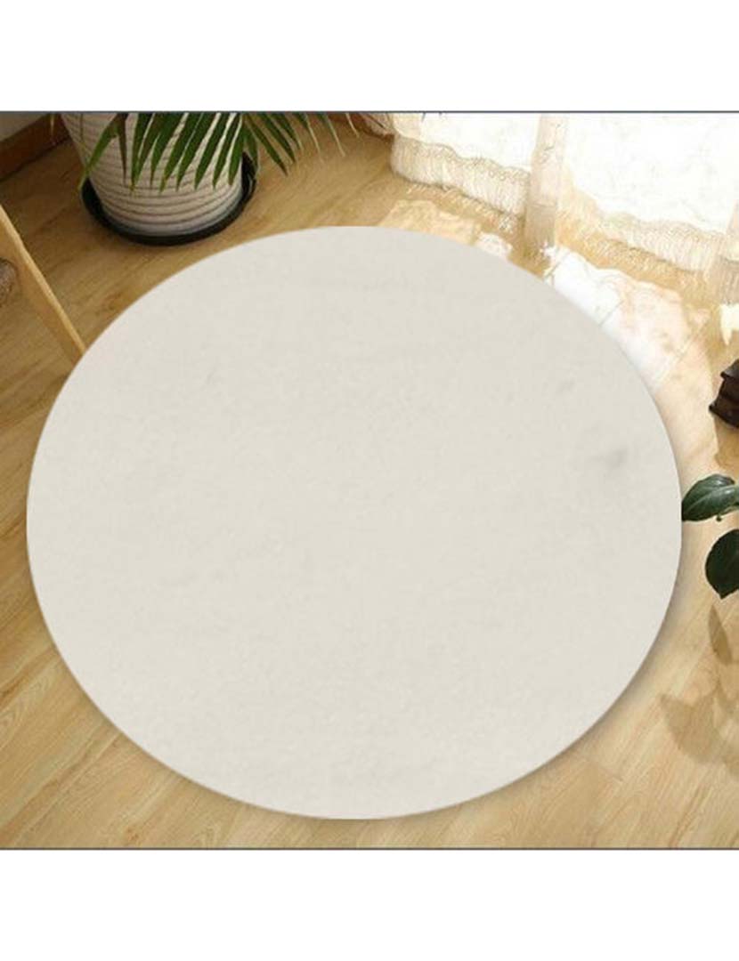 Tapete Oval Plush Branco
