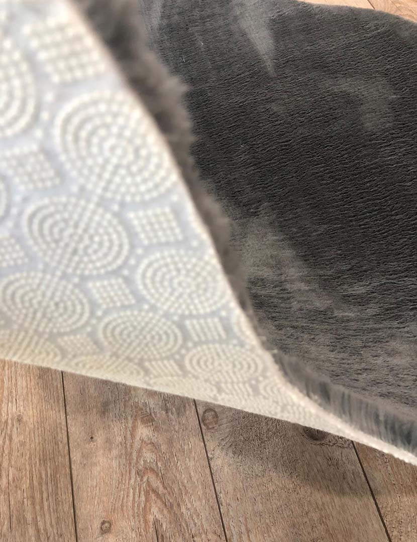 Tapete Post Plush Cinzento Escuro