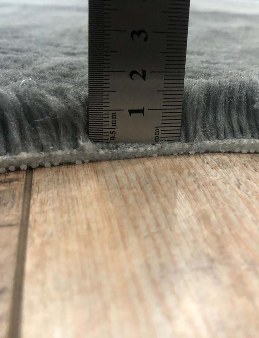 Tapete Post Plush Cinzento Escuro