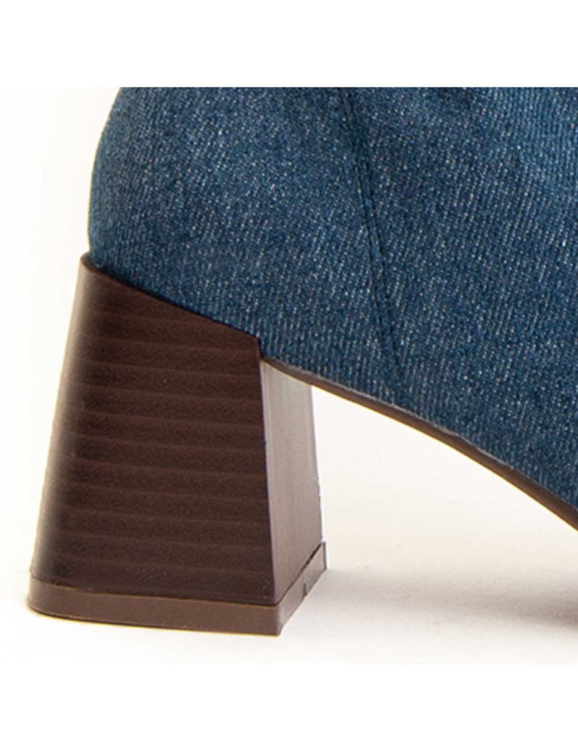 Botins com Salto Senhora Azul