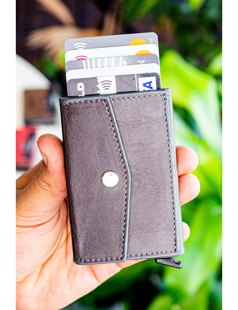 Porta-cartões Pera Castanho