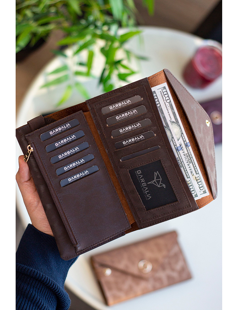 Carteira Senhora Envelope Castanho com Padrão Leopardo