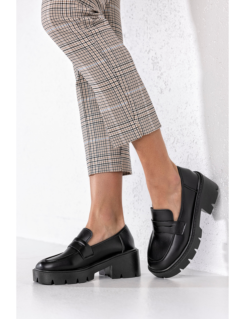 Mocassin de sola grossa Preto