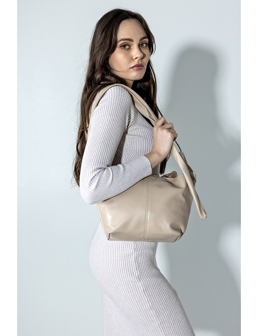 Mala Hobo Castanha Clara