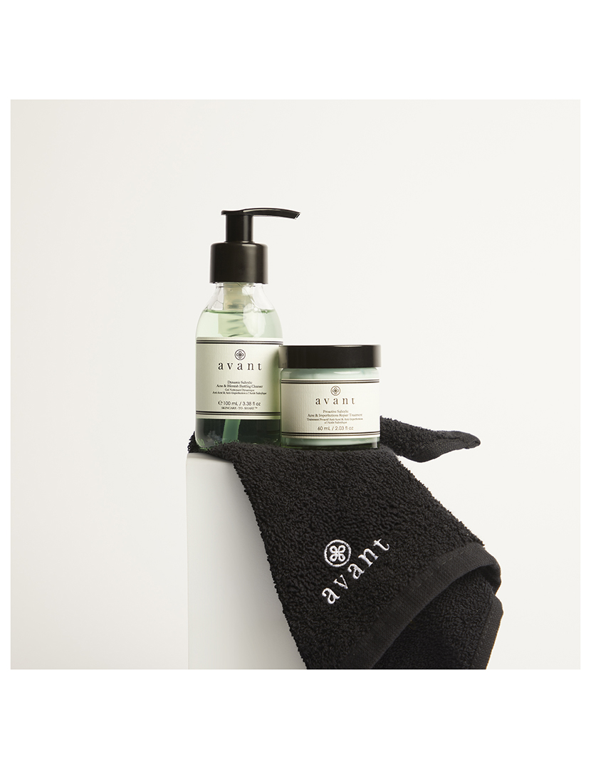 Conjunto Anti-Blemish Essentials com 2 Panos de Rosto Premium